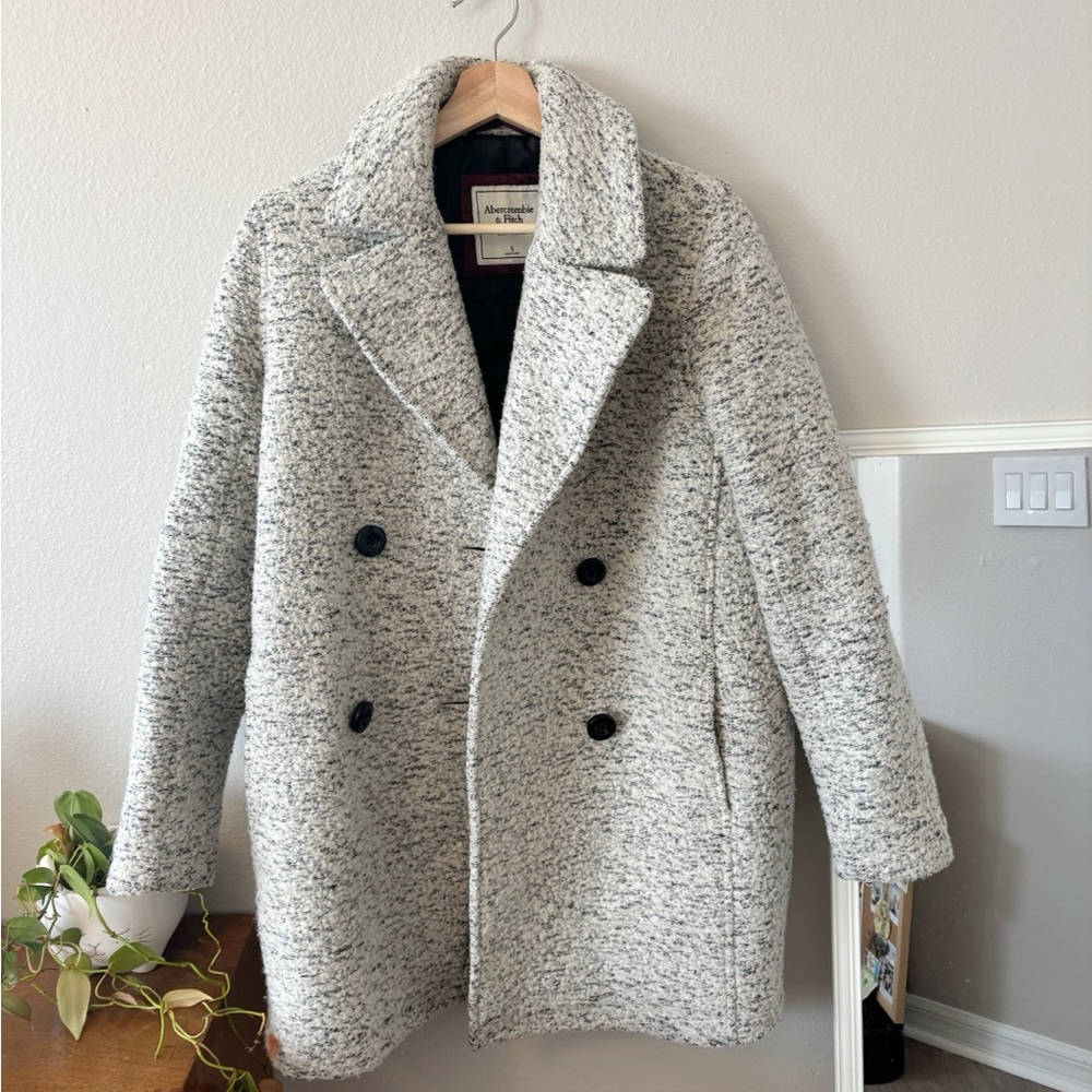 Abercrombie & Fitch | grey cropped double breasted dad coat